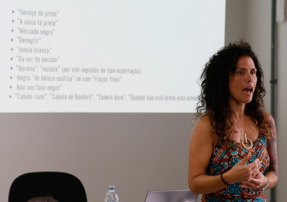 Professora Renata Pimenta falou no Encontro de Comunicadores do IFSC. Foto: Maurílio Quadros da Rosa