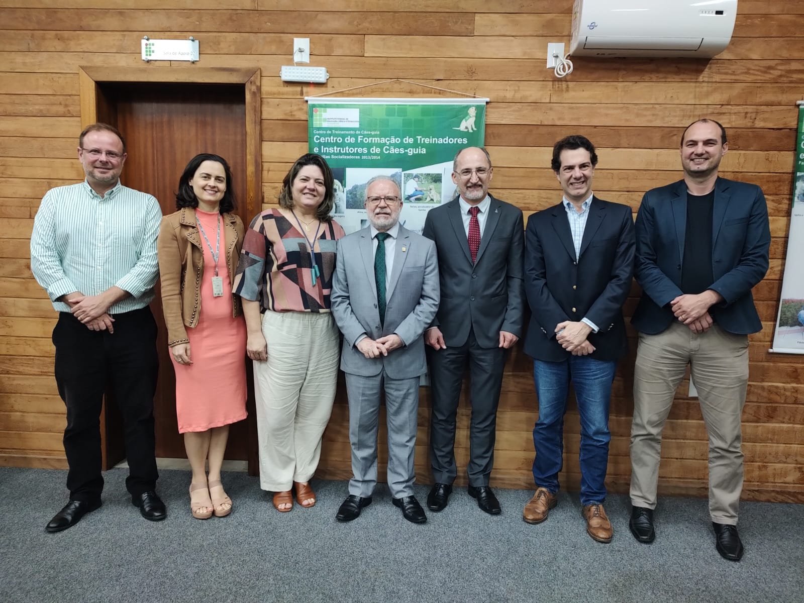 Reitores do IFC, UFSC, UFFS e representantes do IFSC se reuniram em Camboriú