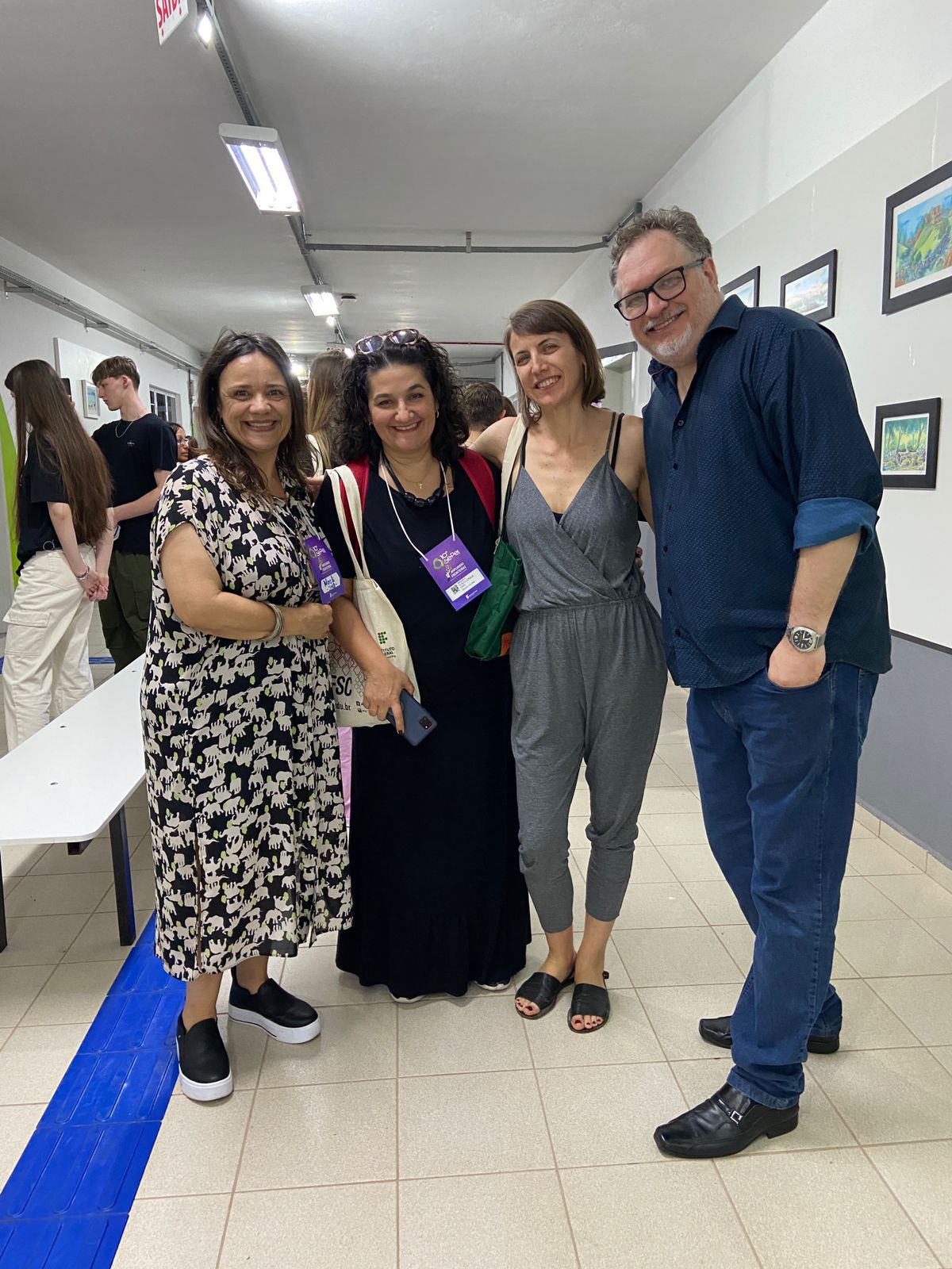 Noeli Moreira (coordenadora Galeria Lado B), e professores expositores Daiana Schwartz, de São Carlos; Gerson Witte, de Chapecó; e Sandra Reis Fachinello, de São José. Foto: Marcela Lin/IFSC