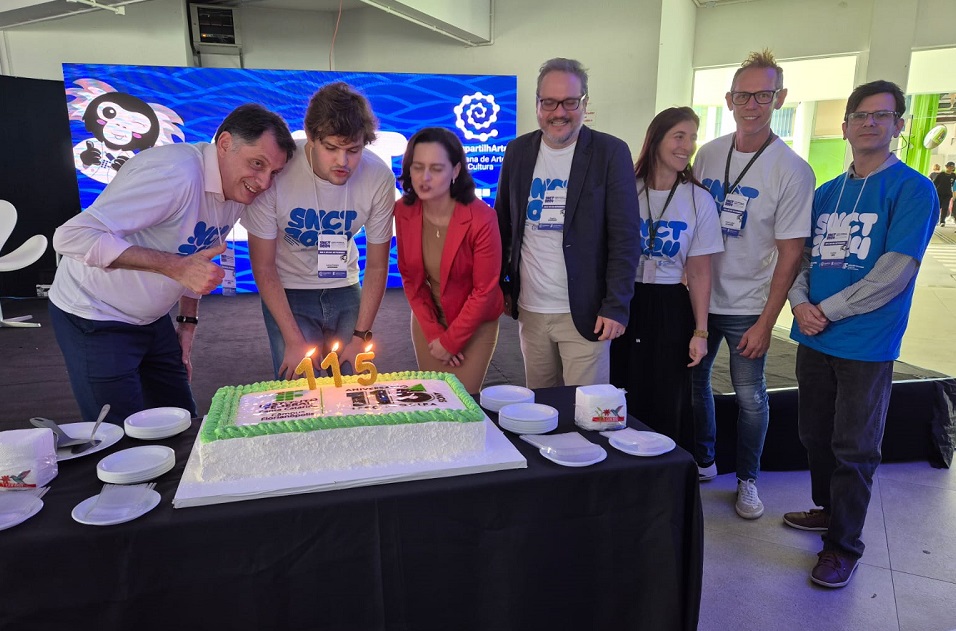 Bolo em homenagem aos 115 anos do IFSC