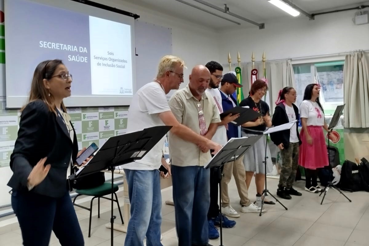 Oficina terapêutica e apresentação cultural: Clave de SOIS - a música enquanto recurso terapêutico, com Cristiane Regina Tavares e usuários dos SOIS