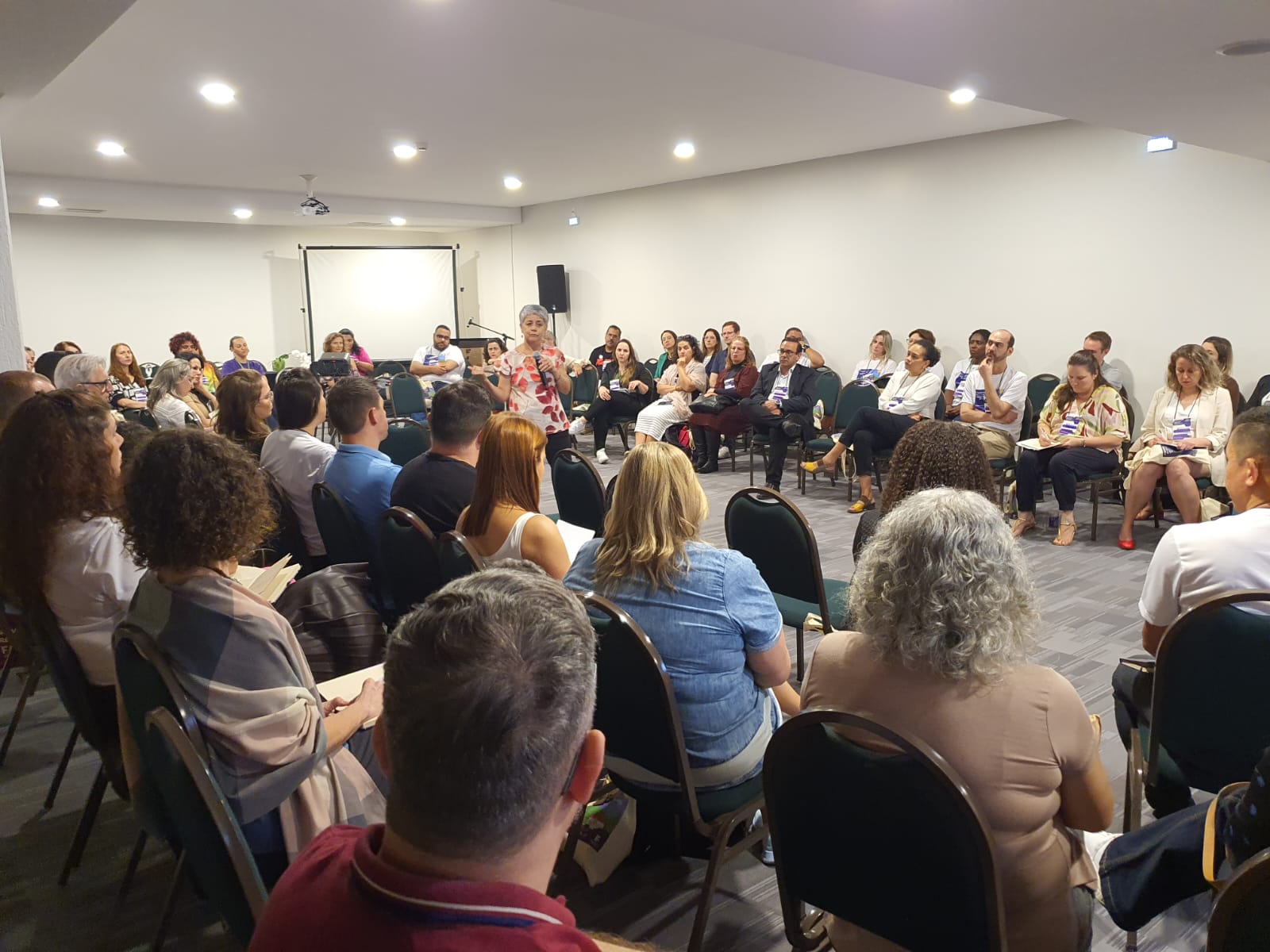 Maria Margarida Machado fez palestra na abertura do evento e contextualizou as políticas de EJA no Brasil