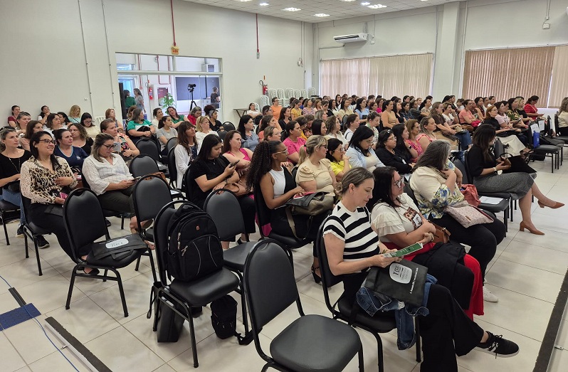 Encontro presencial contou com 167 professores dos municípios parceiros