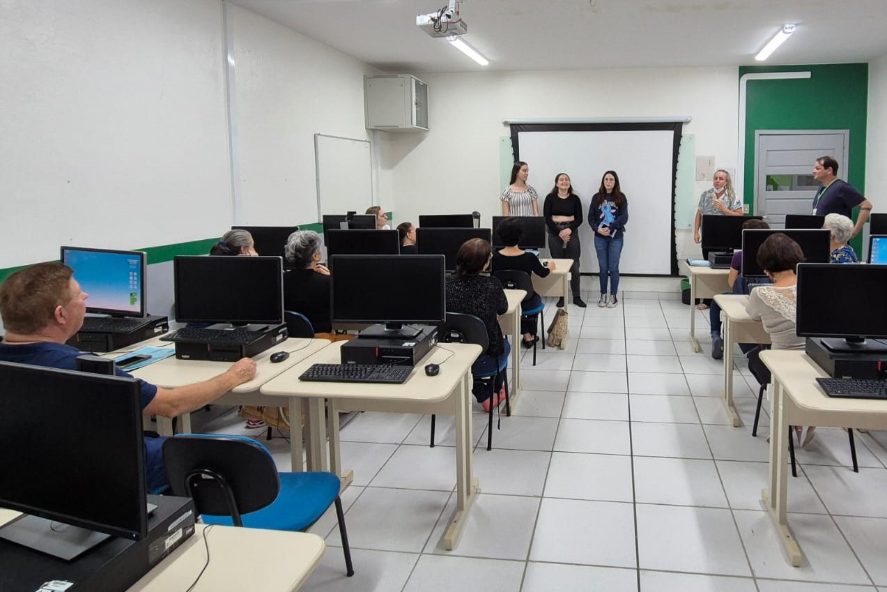 Teste de usabilidade no curso de Informática Básica para melhor idade