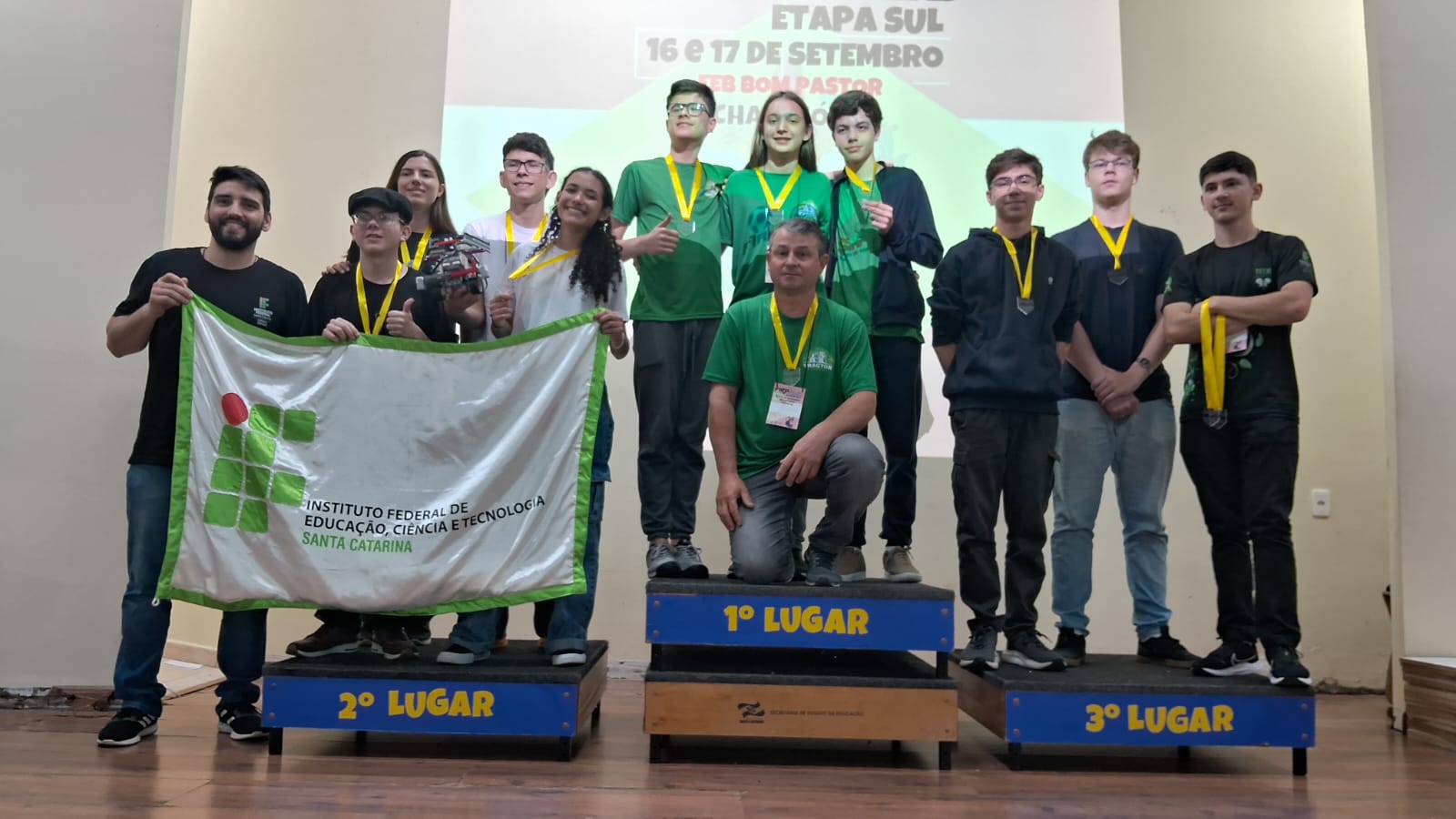 Na competição, a equipe conseguiu o 3º lugar no Cliff Hanger e 2º lugar na Missão Impossível