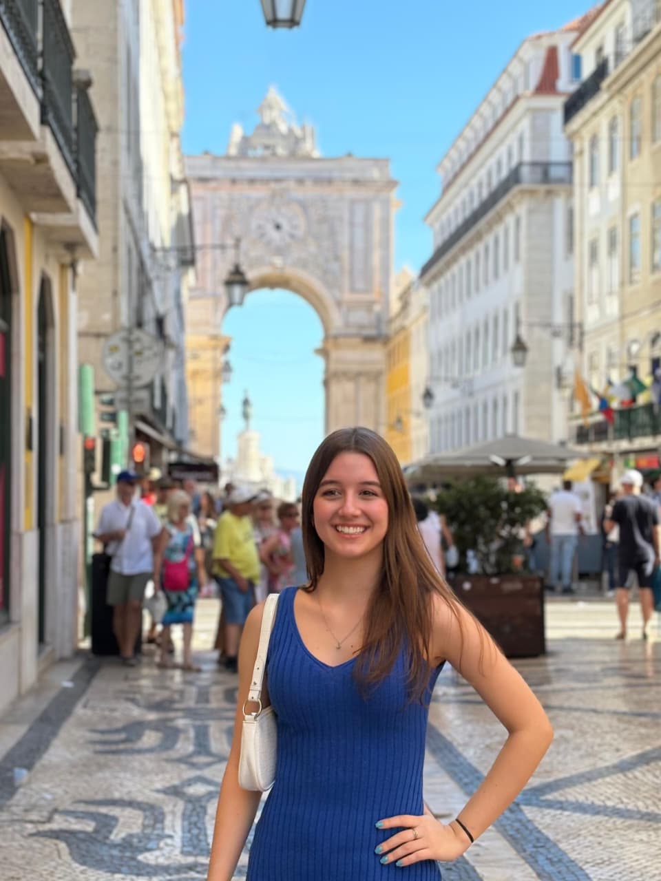 Júlia viajou a Portugal em setembro. Foto foi tirada em seu primeiro passeio em Lisboa.