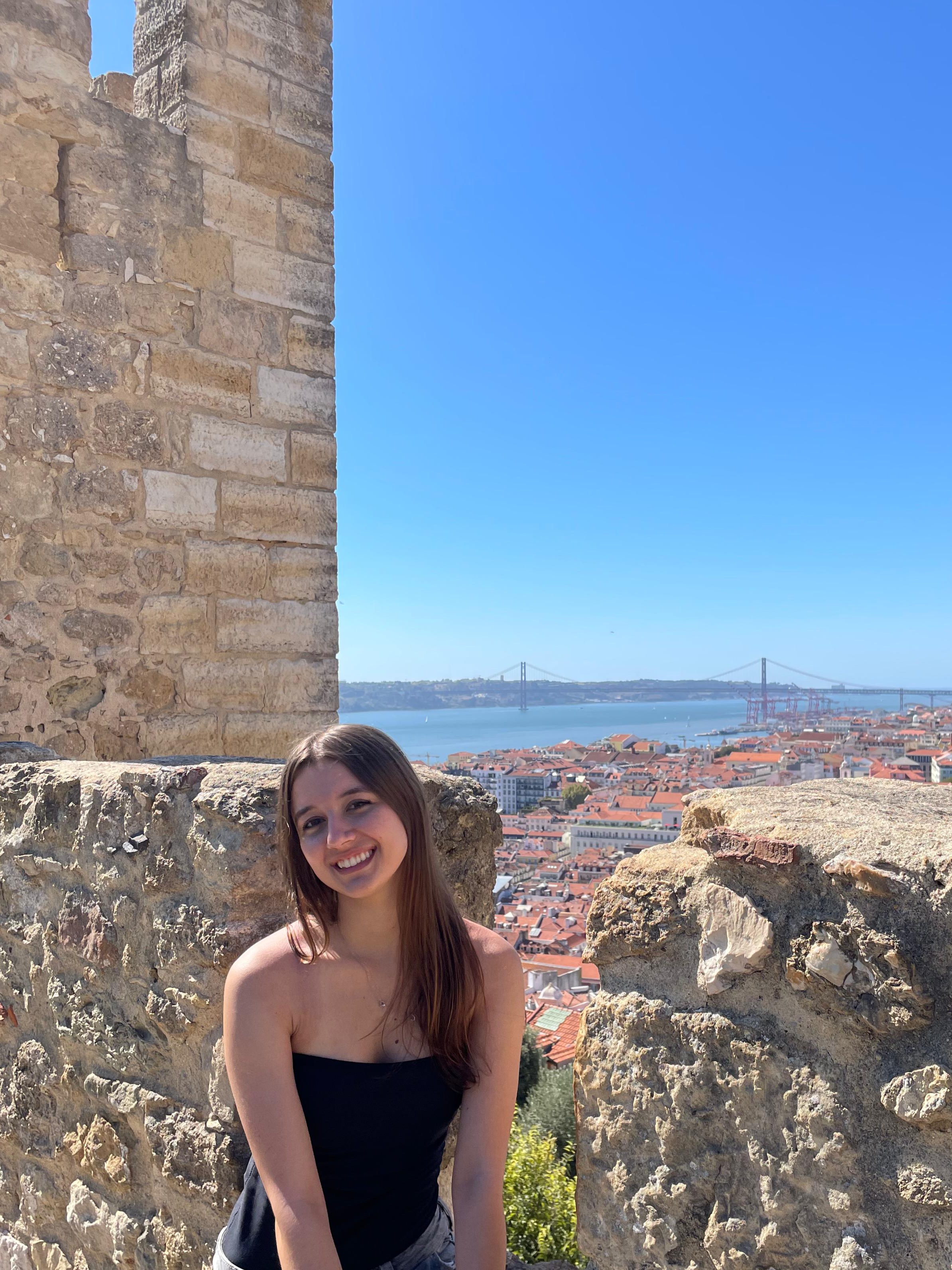 Esta é a primeira viagem de Júlia ao exterior.