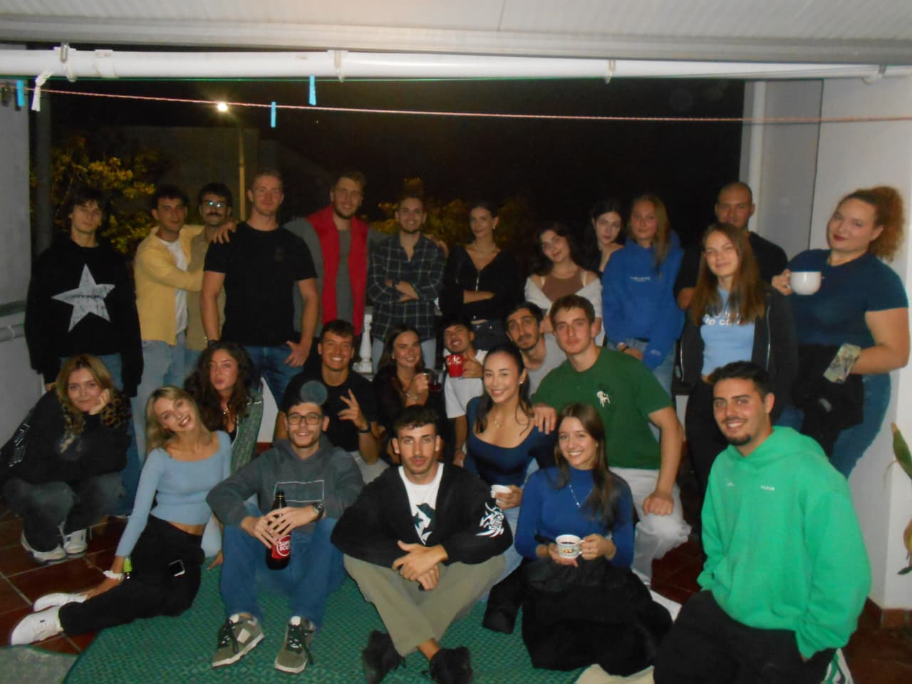 Júlia em meio a outros intercambistas que estão matriculados no Instituto Politécnico de Beja.