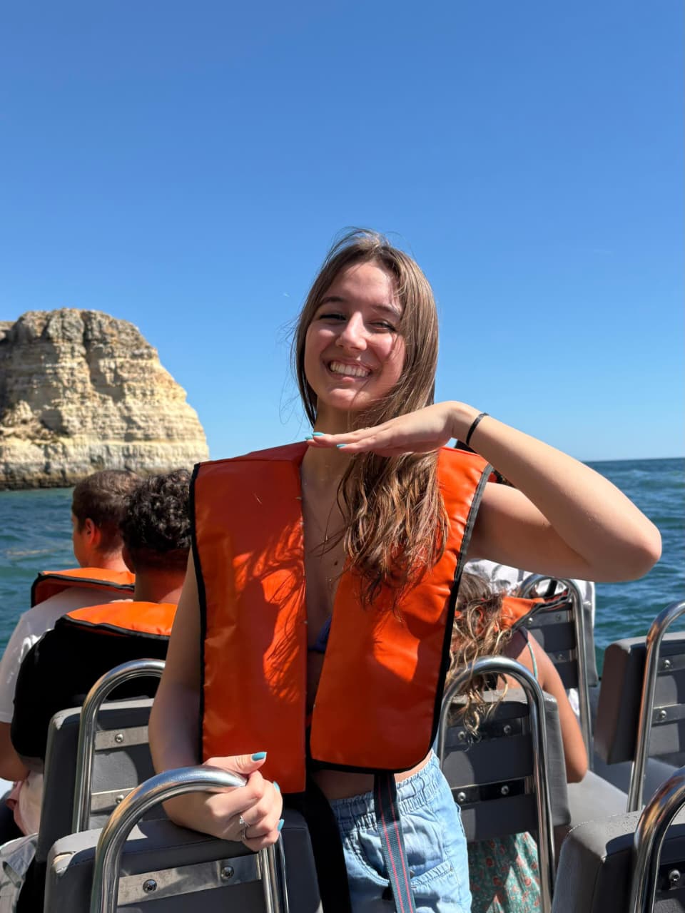 Registro da estudante quando foi a Portimão visitar as Grutas de Bernagil.