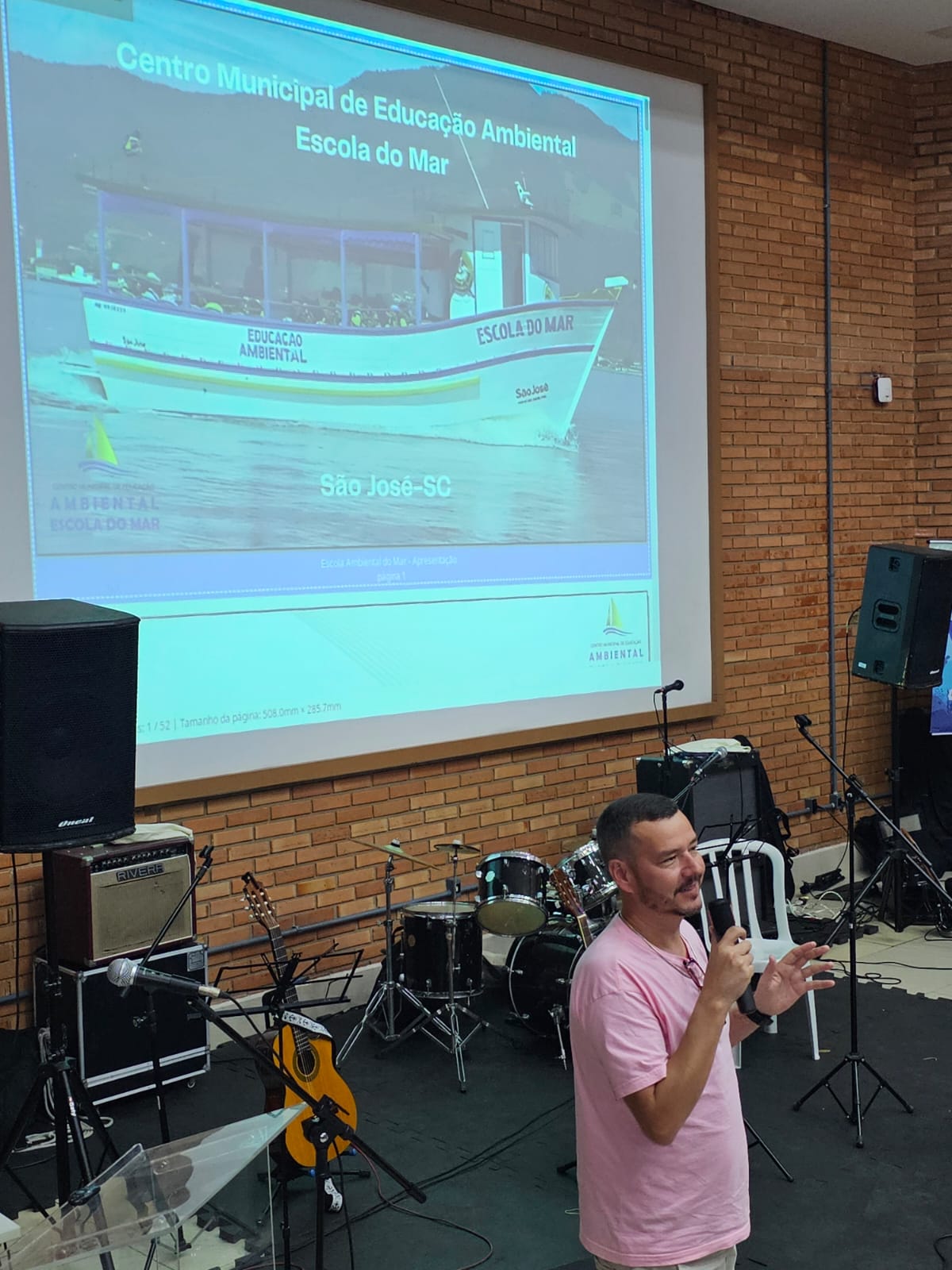 Diretor Fabiano Furini Ignácio falou sobre as atividades desenvolvidas pela Escola do Mar