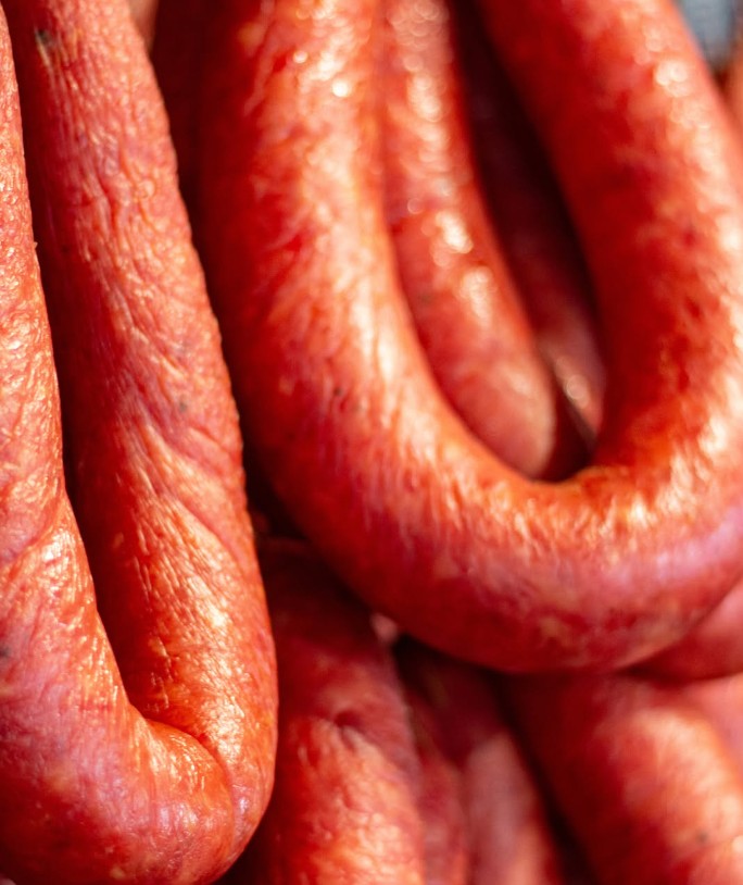 Em Santa Catarina, dez produtos e serviços já possuem reconhecimento do INPI. Entre eles estão a cachaça de Luiz Alves, a linguiça Blumenau (foto), a banana de Corupá e o queijo serrano. Foto: Divulgação/Fórum IGEMC