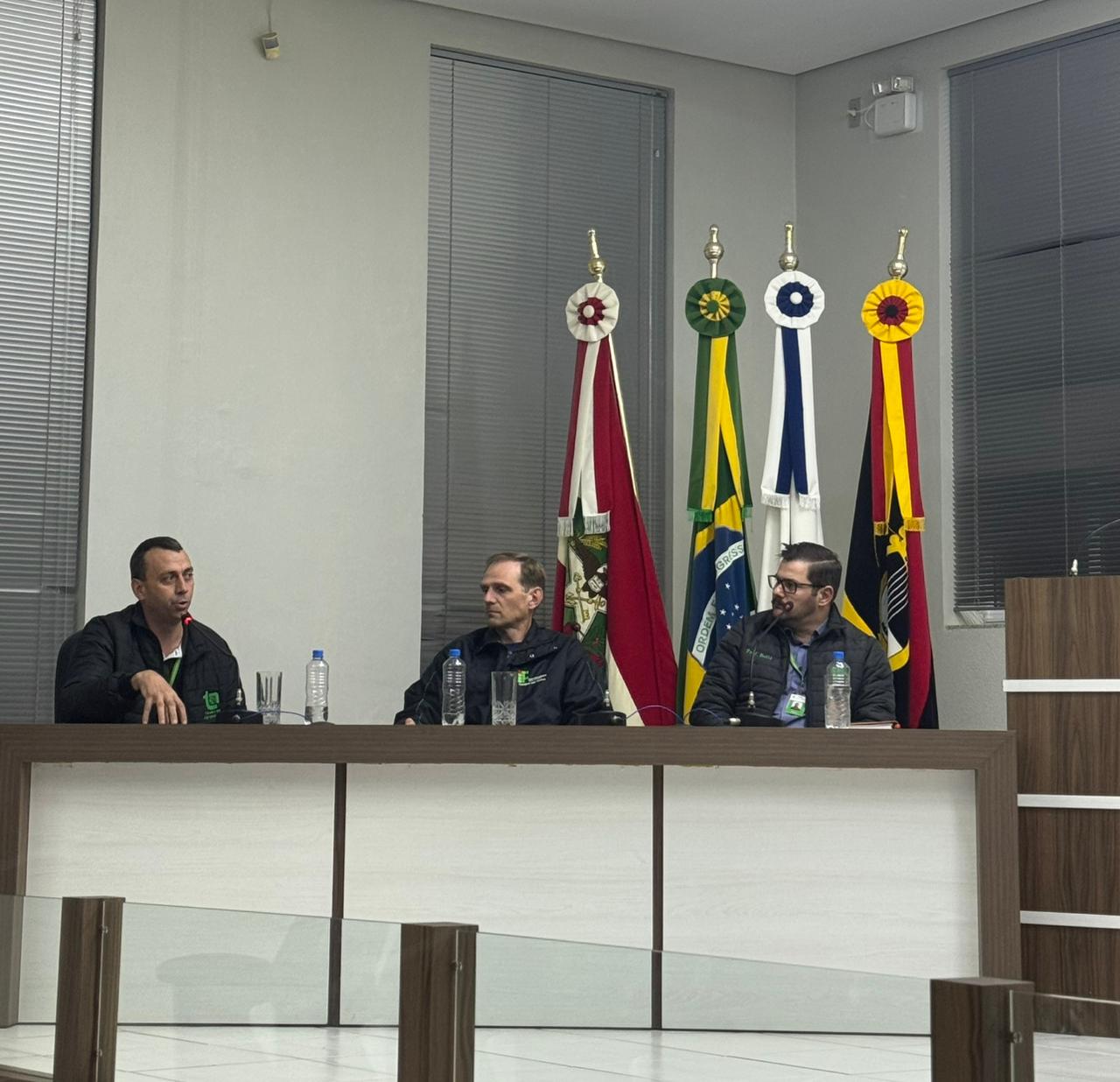 Professores do IFSC durante audiência pública | Obs. Não serão utilizadas outras fotos, com presença de políticas, devido às regras que o IFSC precisa seguir durante o período eleitoral.