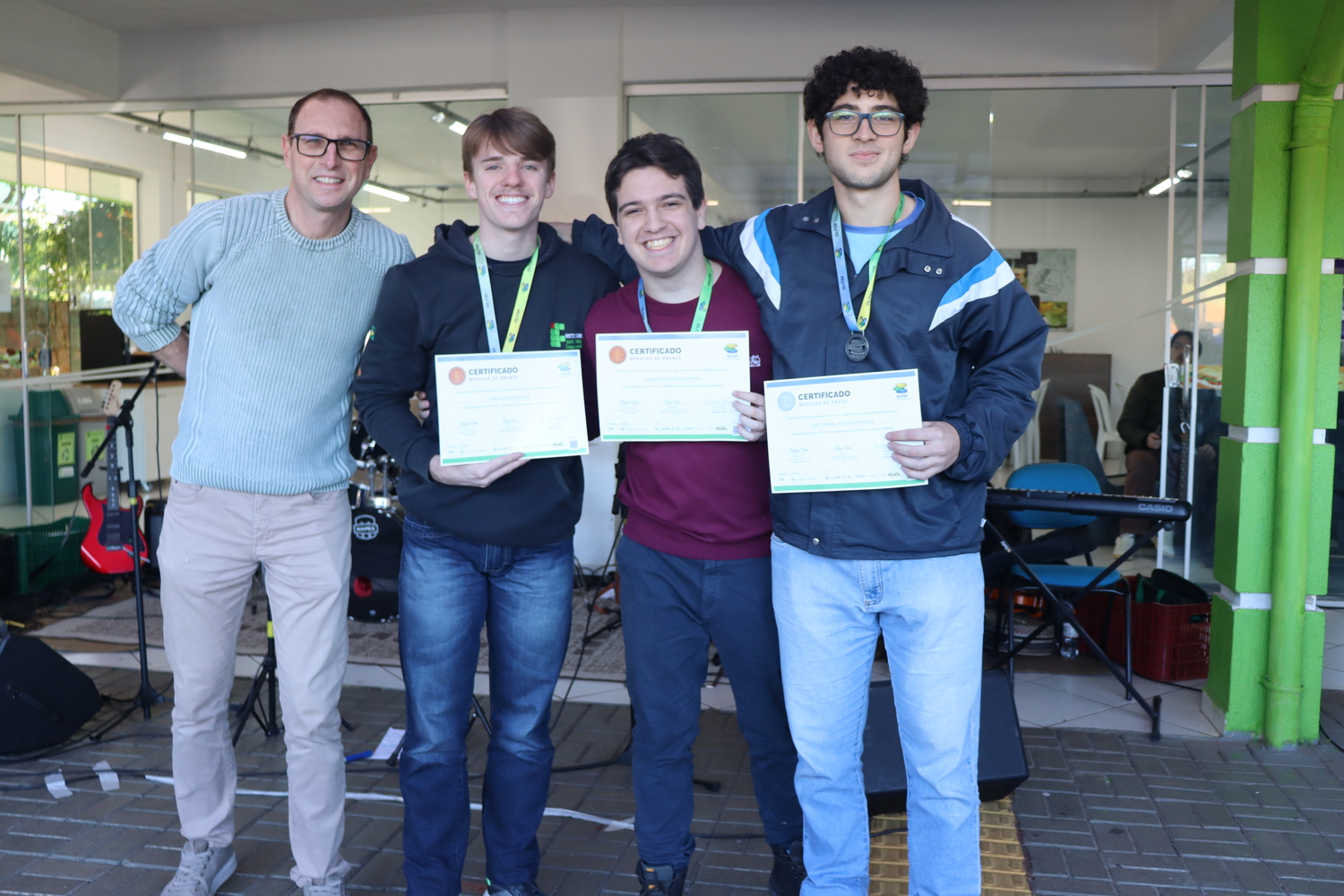 O Câmpus Chapecó do IFSC entregou, na última semana, os certificados e medalhas aos estudantes que se destacaram na Olimpíada do Tesouro Direto de Educação Financeira (Olitef)