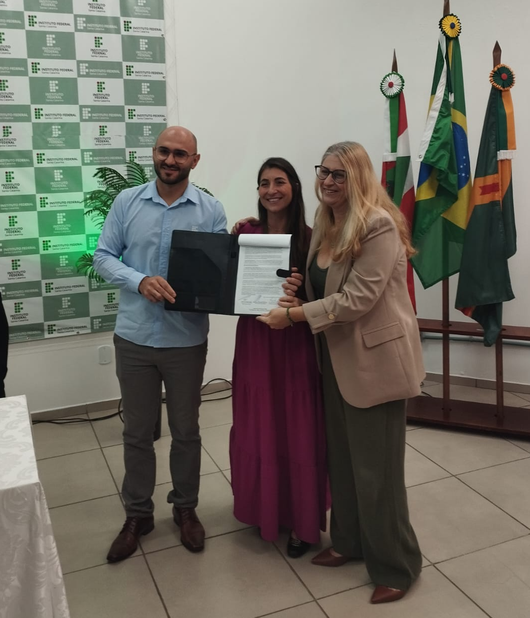Diretor-geral do Câmpus São Lourenço do Oeste, Daniel Fernando Carossi; pró-reitora de Administração do IFSC, Vanessa dos Santos Grando; e a diretora executiva do IFSC, Ana Paula Kuczmynda da Silveira