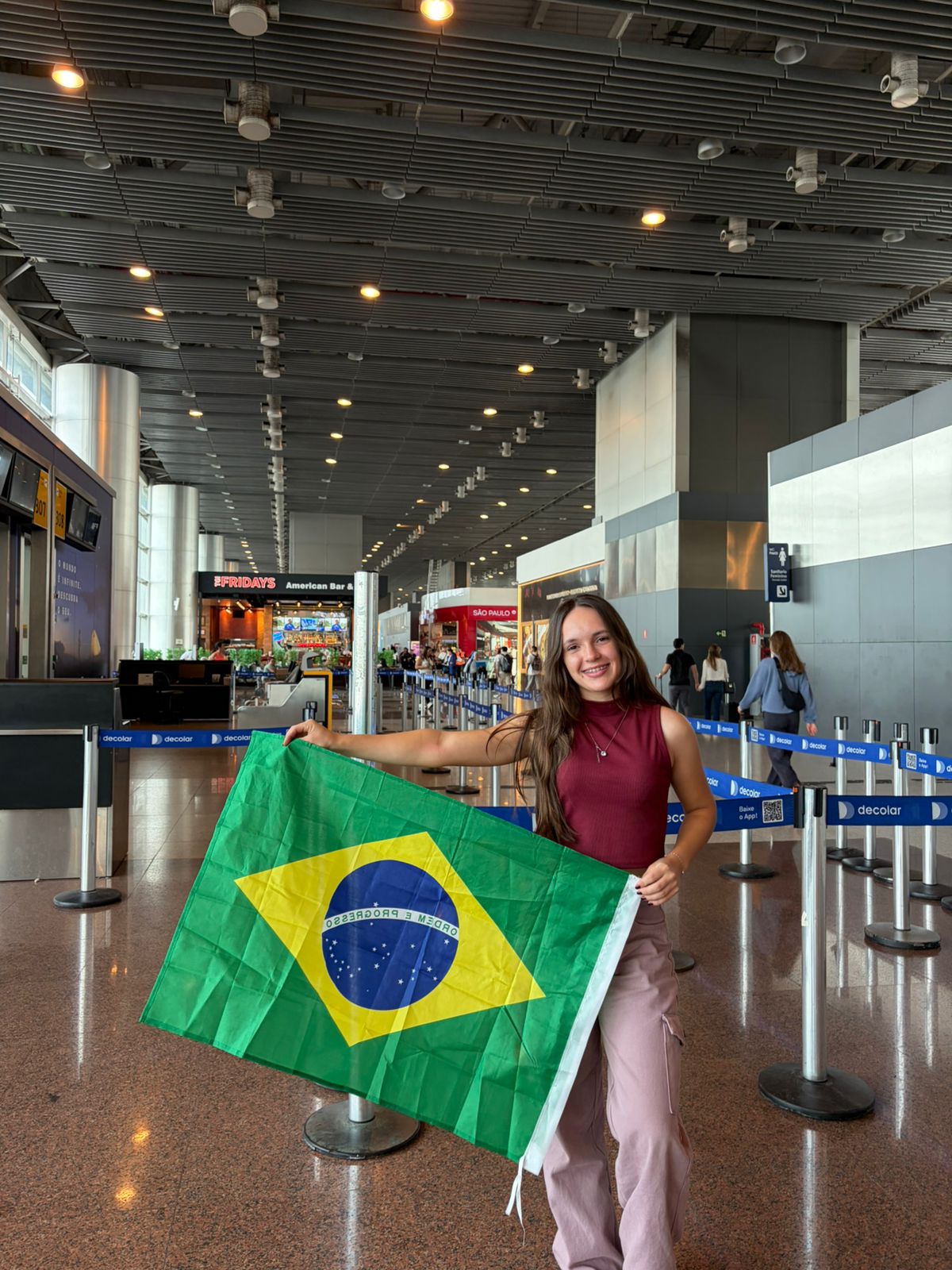 A estudante do Câmpus São Miguel do Oeste do IFSC, Sidiane Carla Barth, embarcou para intercâmbio estudantil em Portugal. Ela fica três meses no país, com retorno previsto para o final de junho.