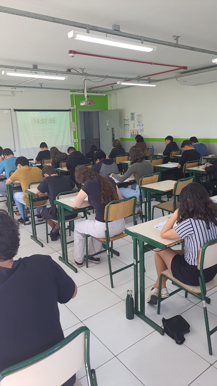 Em Joinville, 142 dos 168 candidatos inscritos fizeram a prova