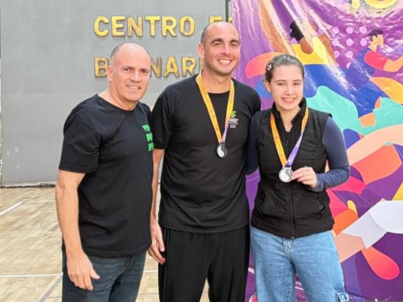 Premiação do xadrez feminino: prata