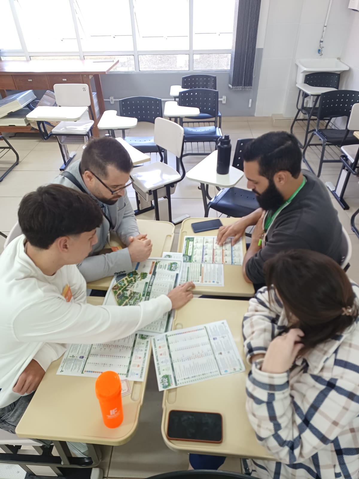 Equipes tinham oito ciclos, equivalentes a oito meses, para desenvolver as atividades