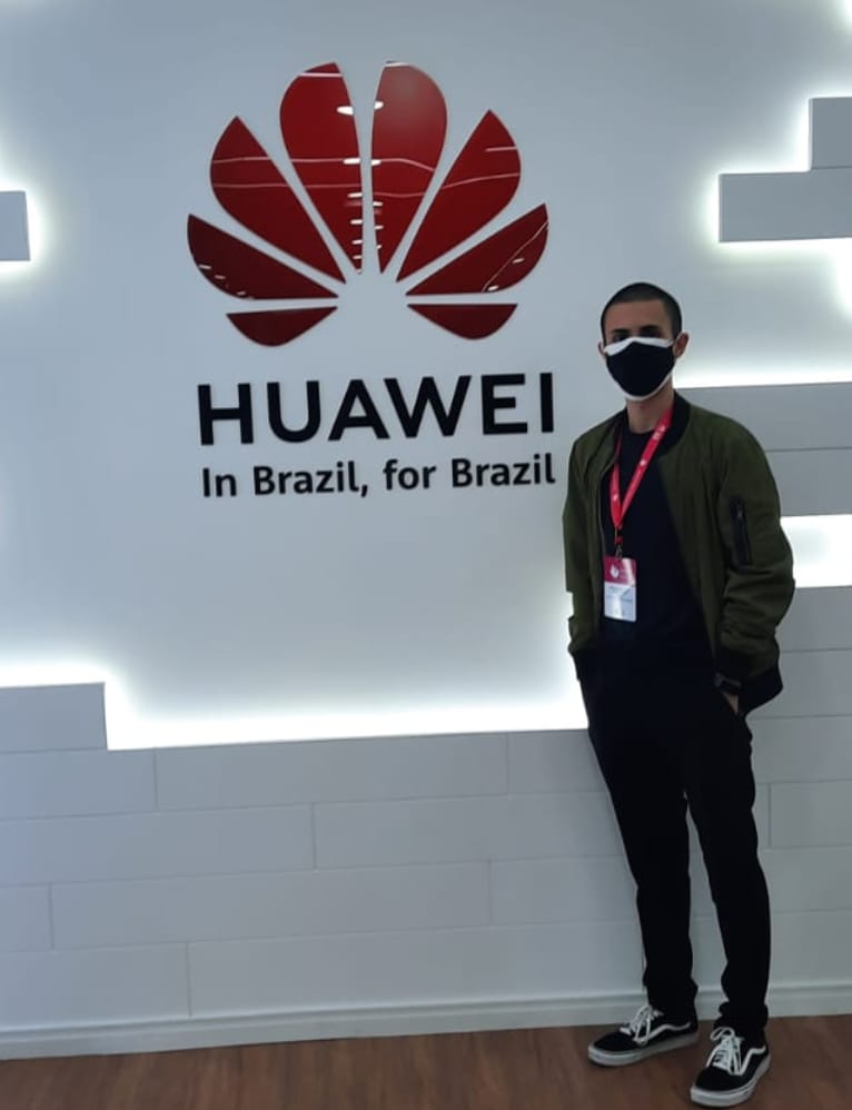 Marcelo na visita à Huawei em São Paulo