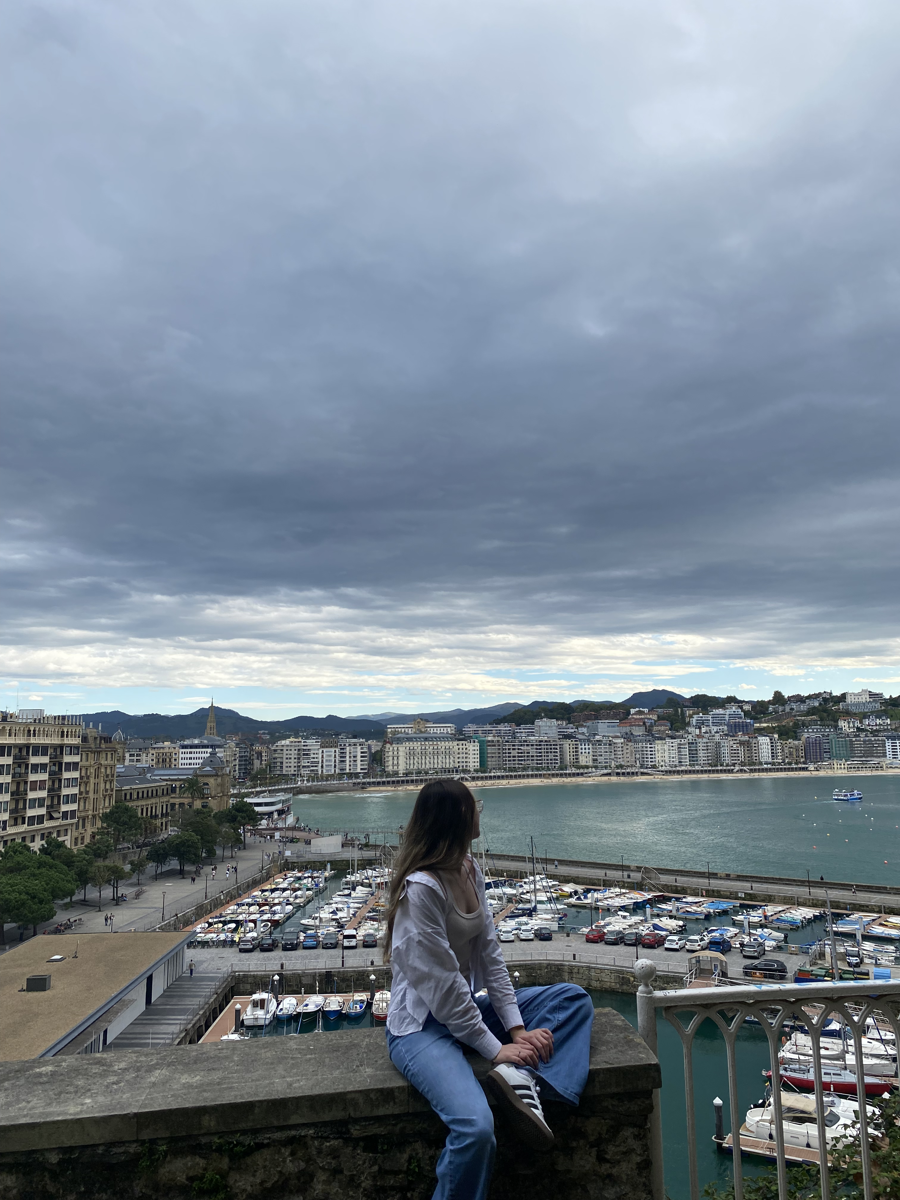 Sofia Martins Pascoalini, estudante do Câmpus Gaspar, em intercâmbio em Bilbau, na Espanha