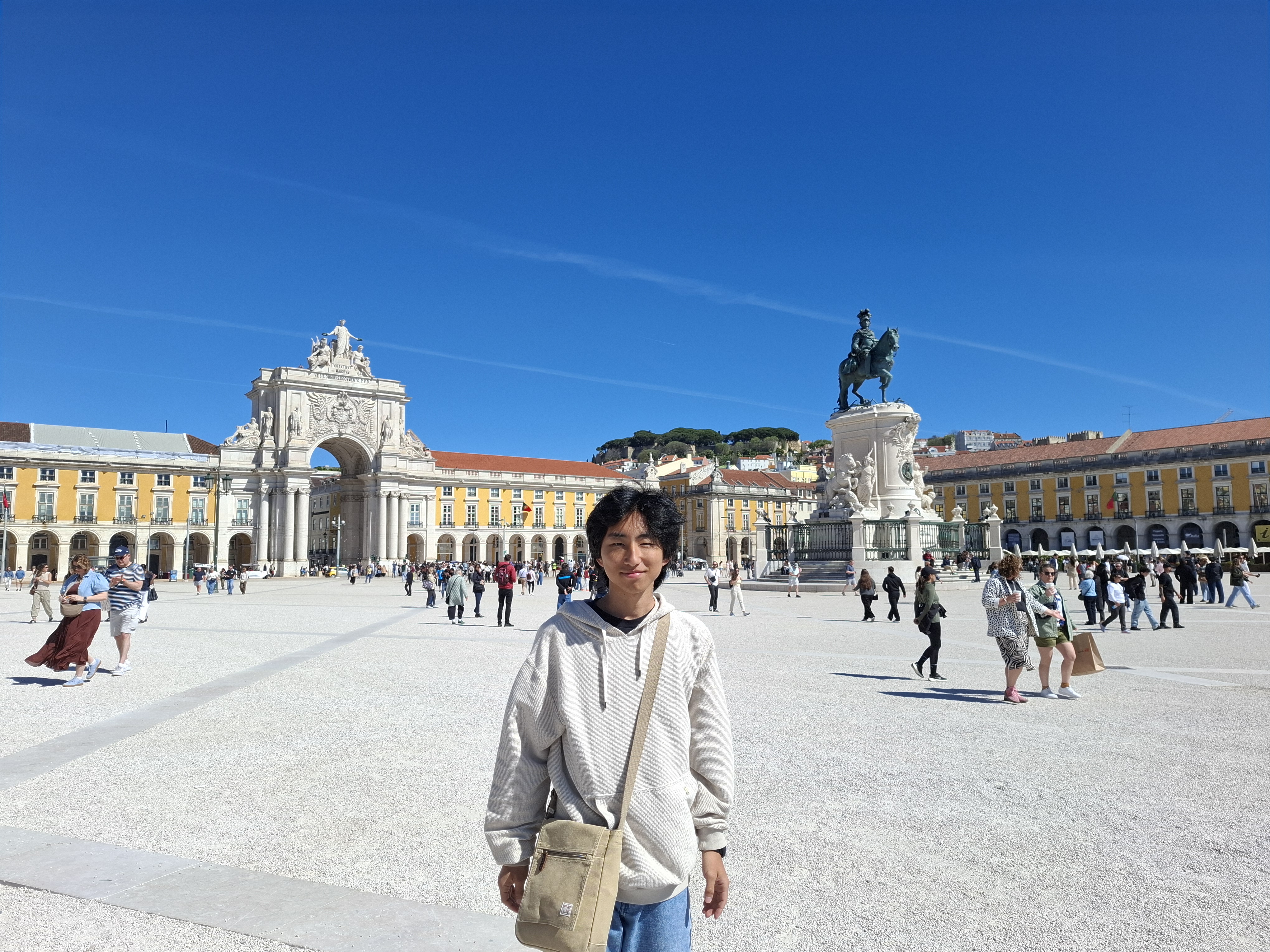 Mundo Park, aluno do curso técnico integrado em Química, conhecendo Portugal