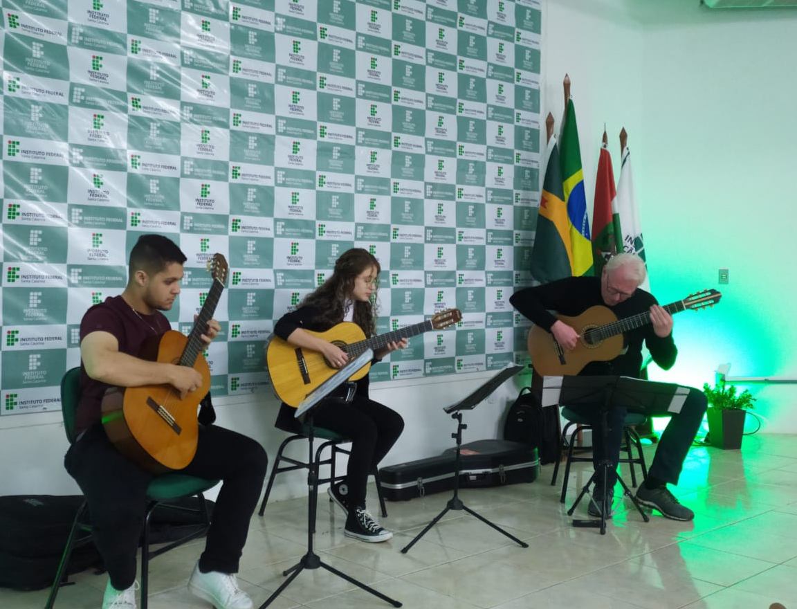 Trio de Violões, do Instituto Cultural de São Lourenço